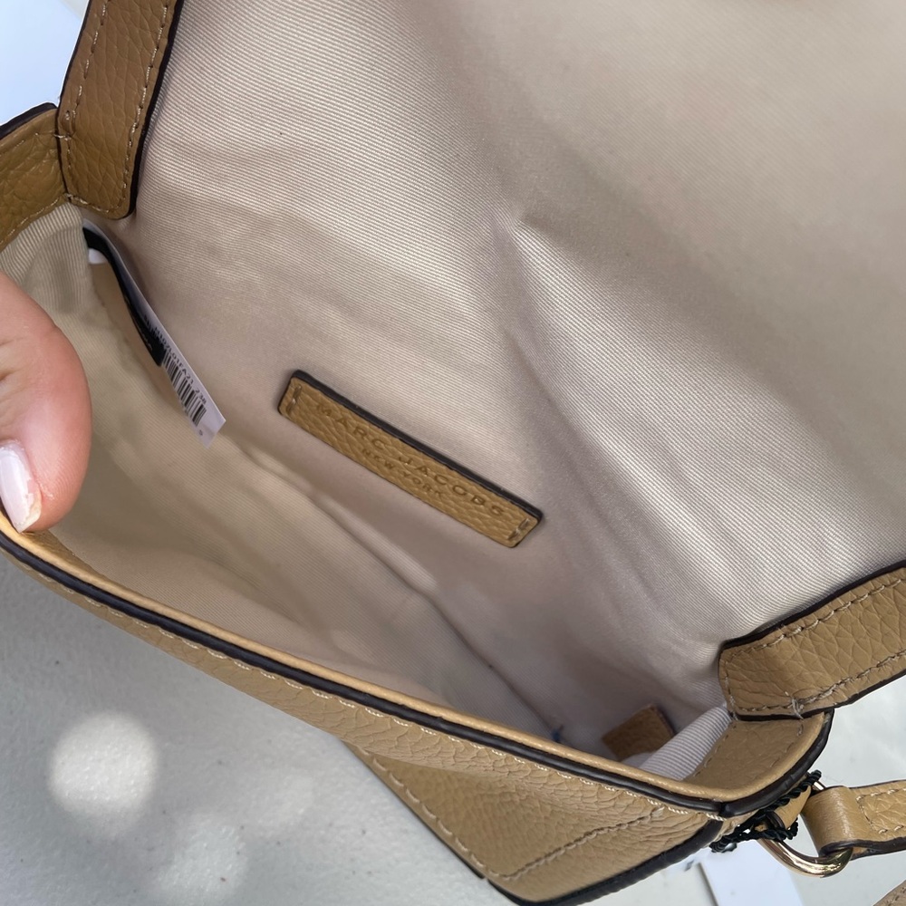 Marc Jacobs Tan Leather Crossbody Bag - Picture 5 of 10
